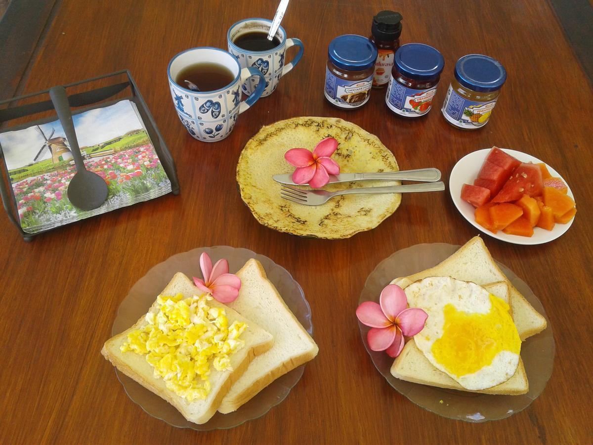 Indah Homestay And Cooking Classes Senggigi Eksteriør billede