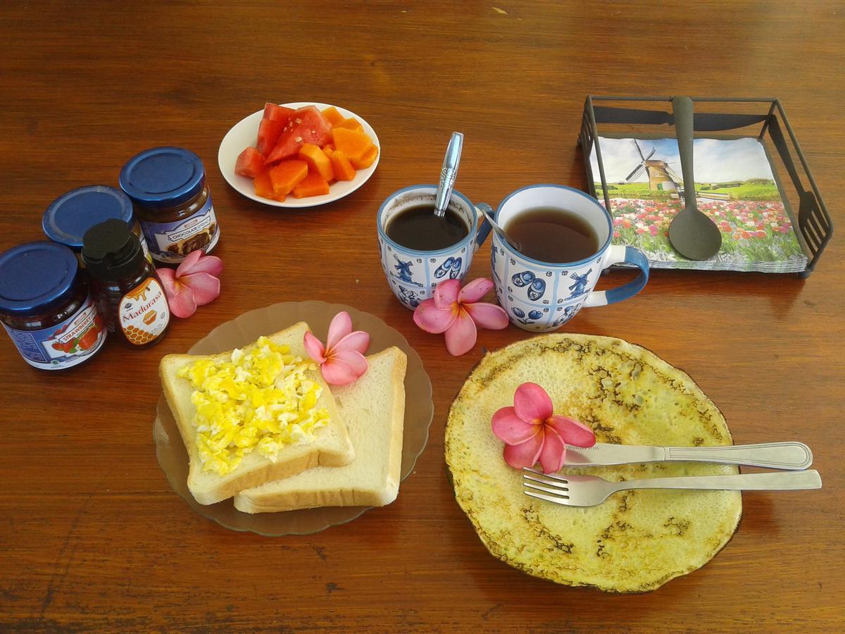 Indah Homestay And Cooking Classes Senggigi Eksteriør billede